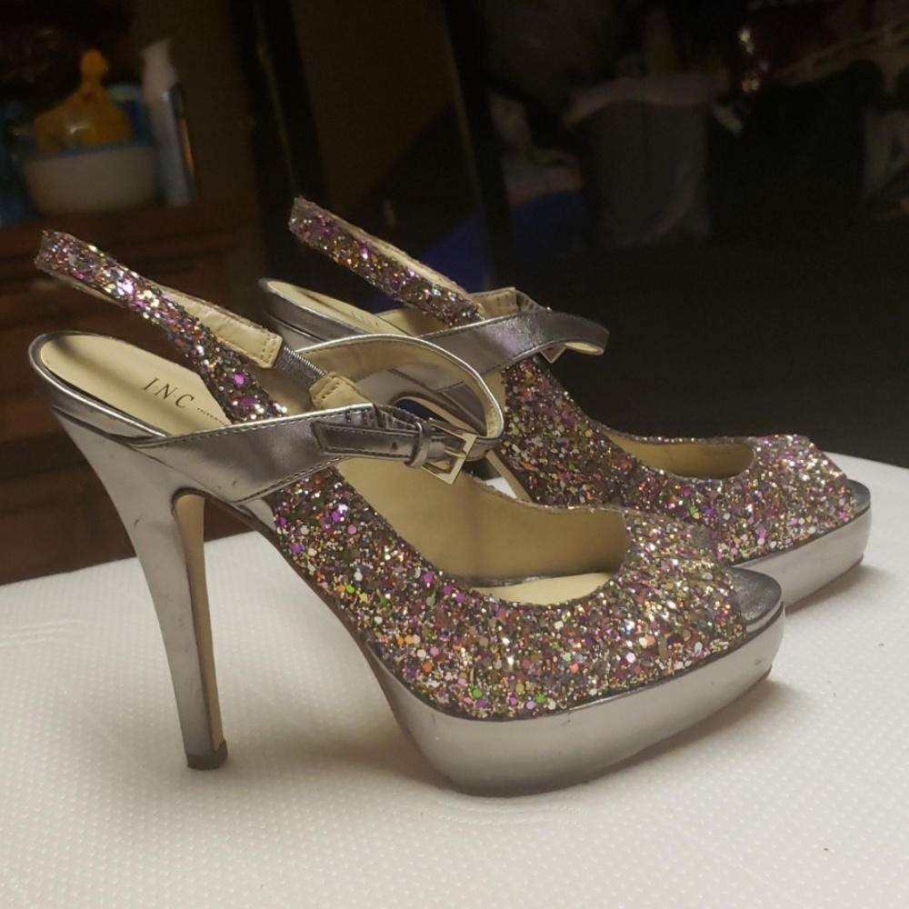 INC Multicolored peep toe heel